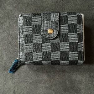 Black fashion checkered wallet